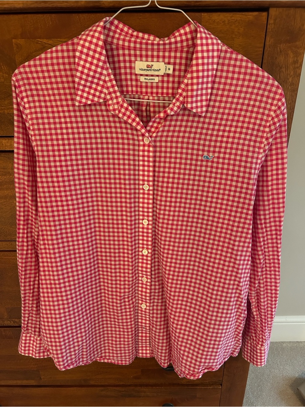 Women’s Vineyard Vines Pink Gingham Relaxed Button-Down Shirt - Picture 3 of 5